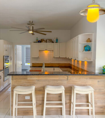 SNUG HARBOUR ANDREW DRIVE - 4 BEDROOM FAMILY HOME IN THE SEVEN MILE BEACH CORRIDOR