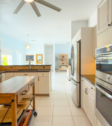 SNUG HARBOUR ANDREW DRIVE - 4 BEDROOM FAMILY HOME IN THE SEVEN MILE BEACH CORRIDOR