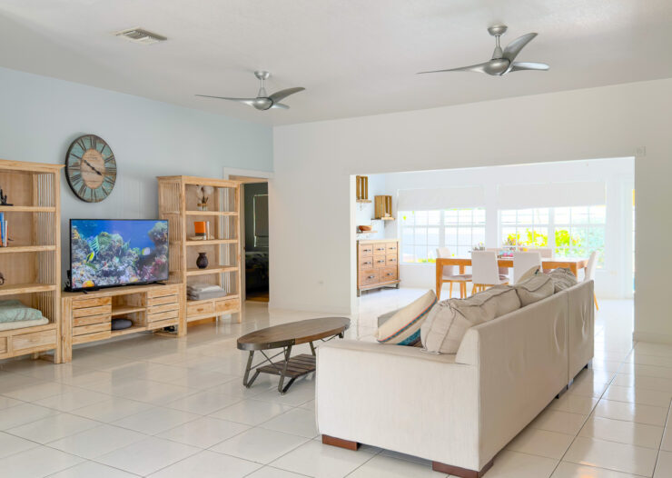 SNUG HARBOUR ANDREW DRIVE - 4 BEDROOM FAMILY HOME IN THE SEVEN MILE BEACH CORRIDOR