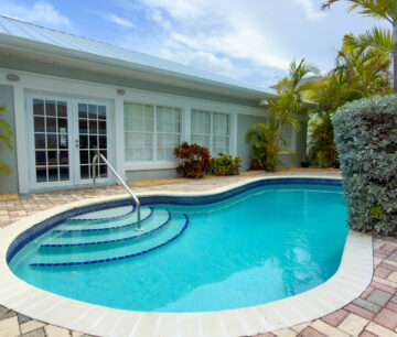 SNUG HARBOUR ANDREW DRIVE - 4 BEDROOM FAMILY HOME IN THE SEVEN MILE BEACH CORRIDOR