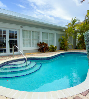 SNUG HARBOUR ANDREW DRIVE - 4 BEDROOM FAMILY HOME IN THE SEVEN MILE BEACH CORRIDOR