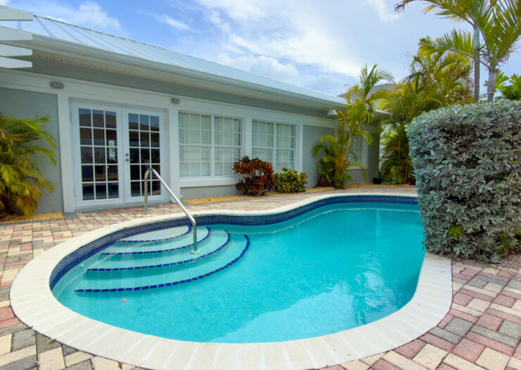 SNUG HARBOUR ANDREW DRIVE - 4 BEDROOM FAMILY HOME IN THE SEVEN MILE BEACH CORRIDOR
