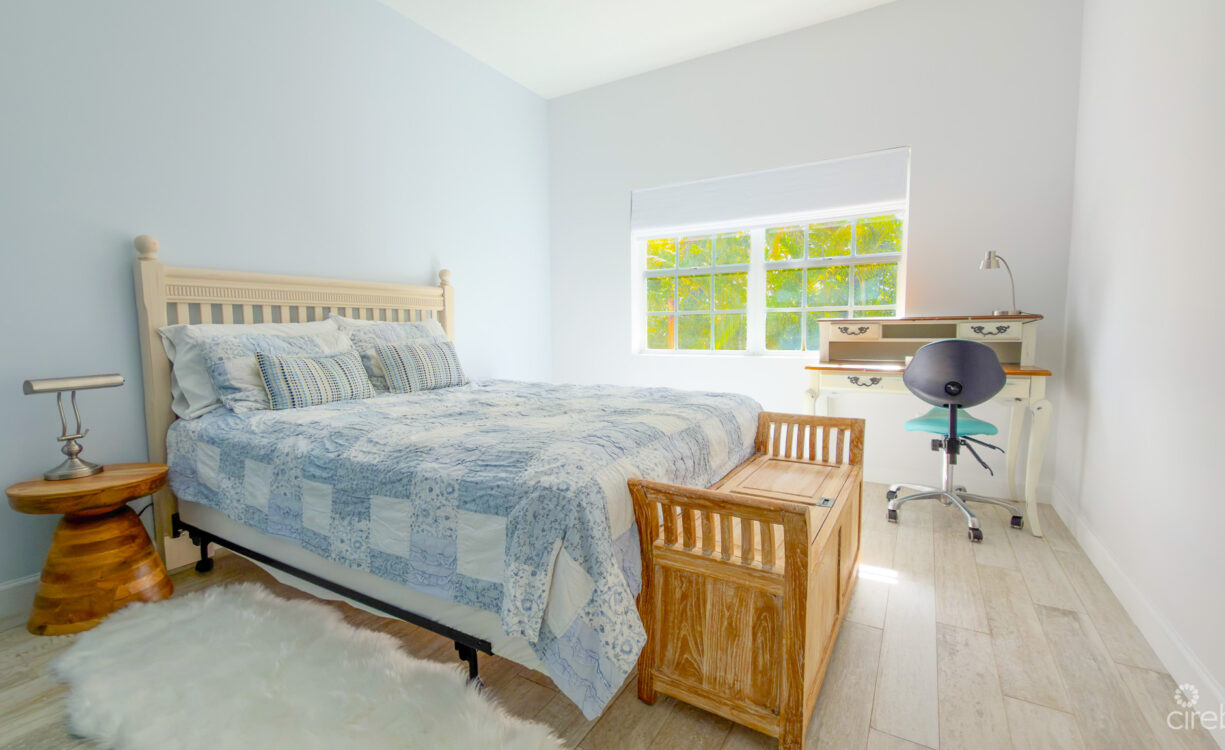 SNUG HARBOUR ANDREW DRIVE - 4 BEDROOM FAMILY HOME IN THE SEVEN MILE BEACH CORRIDOR