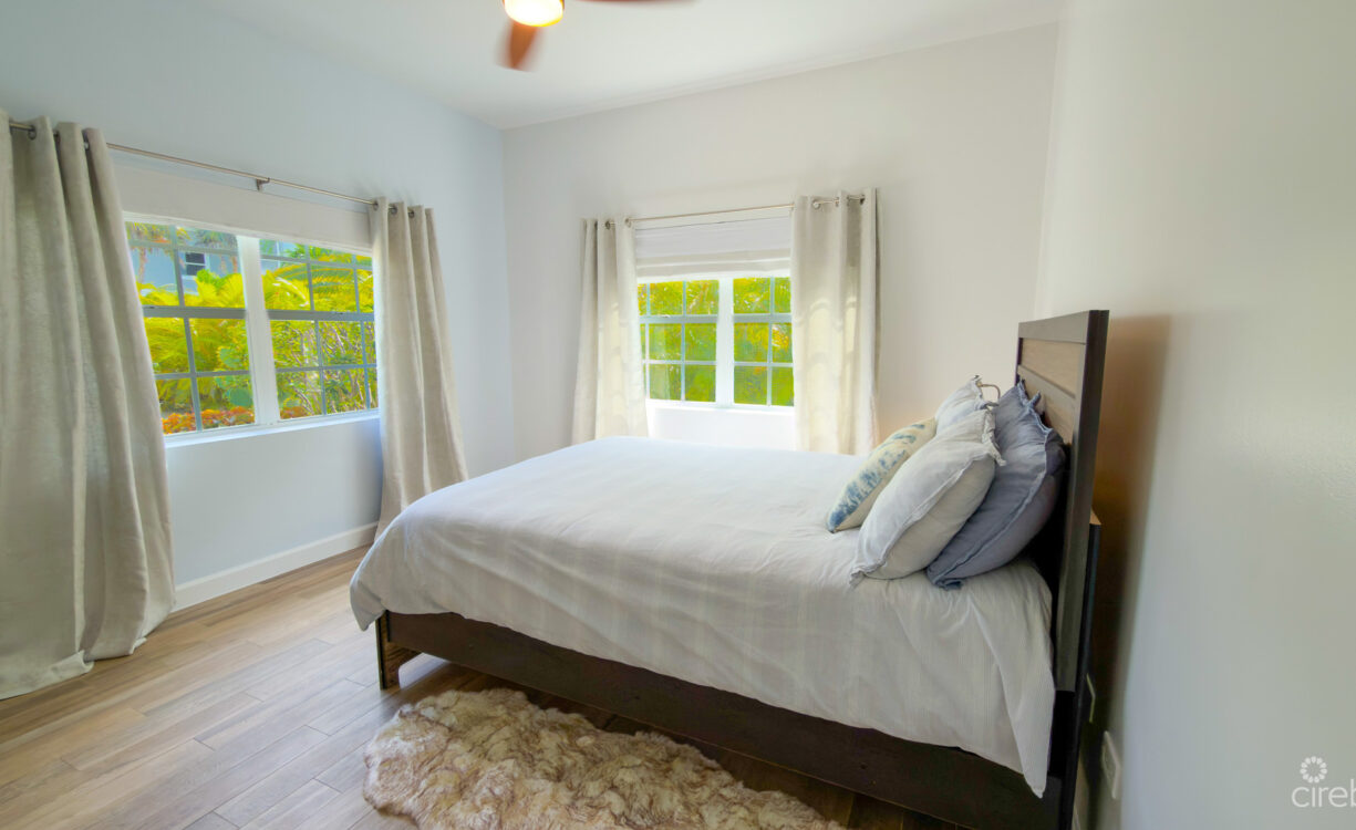 SNUG HARBOUR ANDREW DRIVE - 4 BEDROOM FAMILY HOME IN THE SEVEN MILE BEACH CORRIDOR