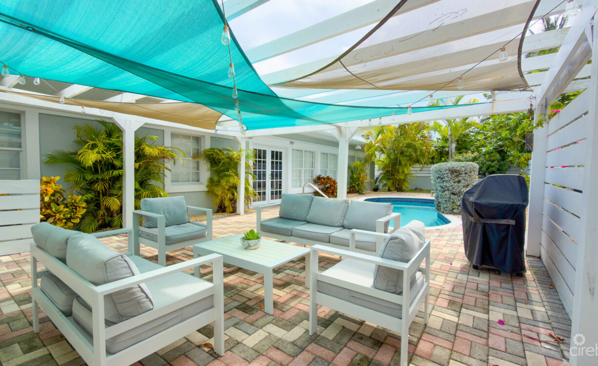SNUG HARBOUR ANDREW DRIVE - 4 BEDROOM FAMILY HOME IN THE SEVEN MILE BEACH CORRIDOR