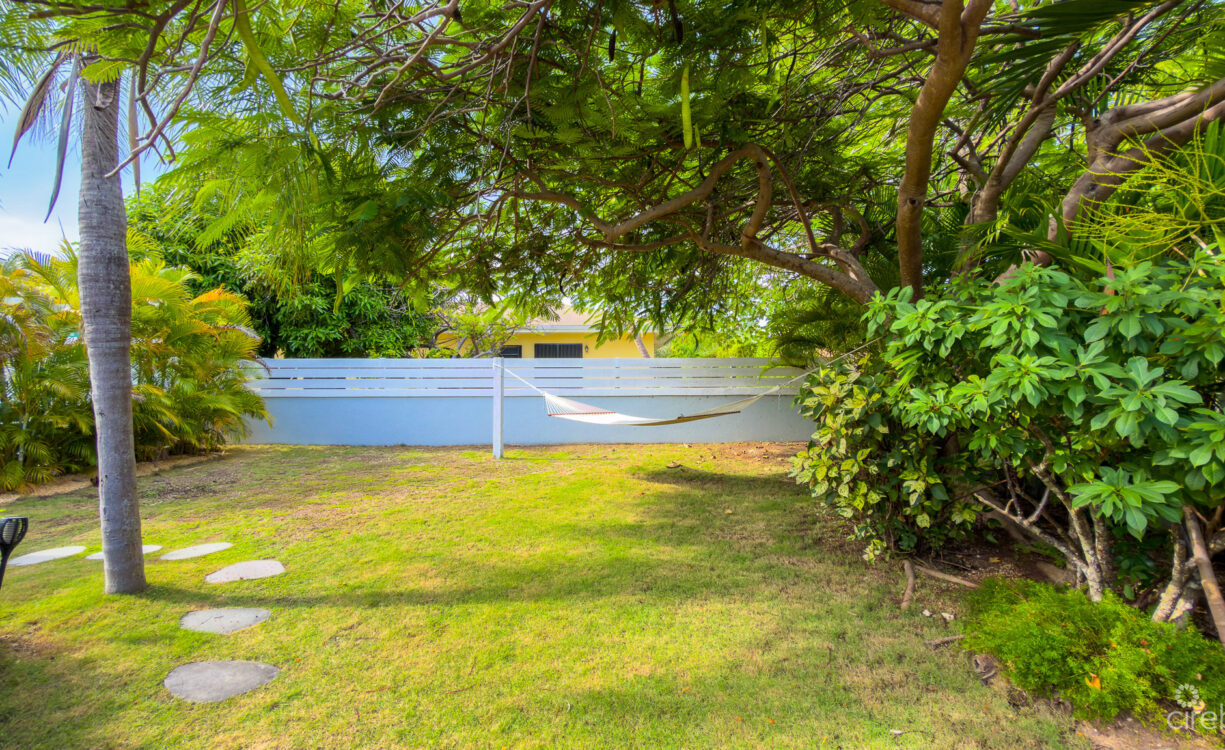SNUG HARBOUR ANDREW DRIVE - 4 BEDROOM FAMILY HOME IN THE SEVEN MILE BEACH CORRIDOR