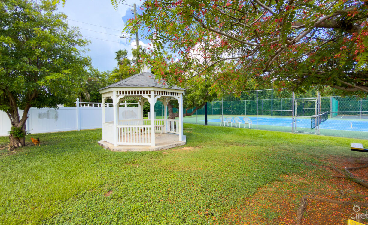 SNUG HARBOUR ANDREW DRIVE - 4 BEDROOM FAMILY HOME IN THE SEVEN MILE BEACH CORRIDOR