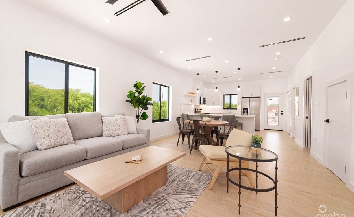 2 BEDROOM, 2.5 BATHROOM DUPLEX IN LOOKOUT GARDEN