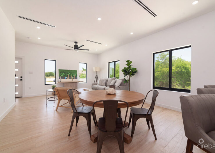 2 BEDROOM, 2.5 BATHROOM DUPLEX IN LOOKOUT GARDEN