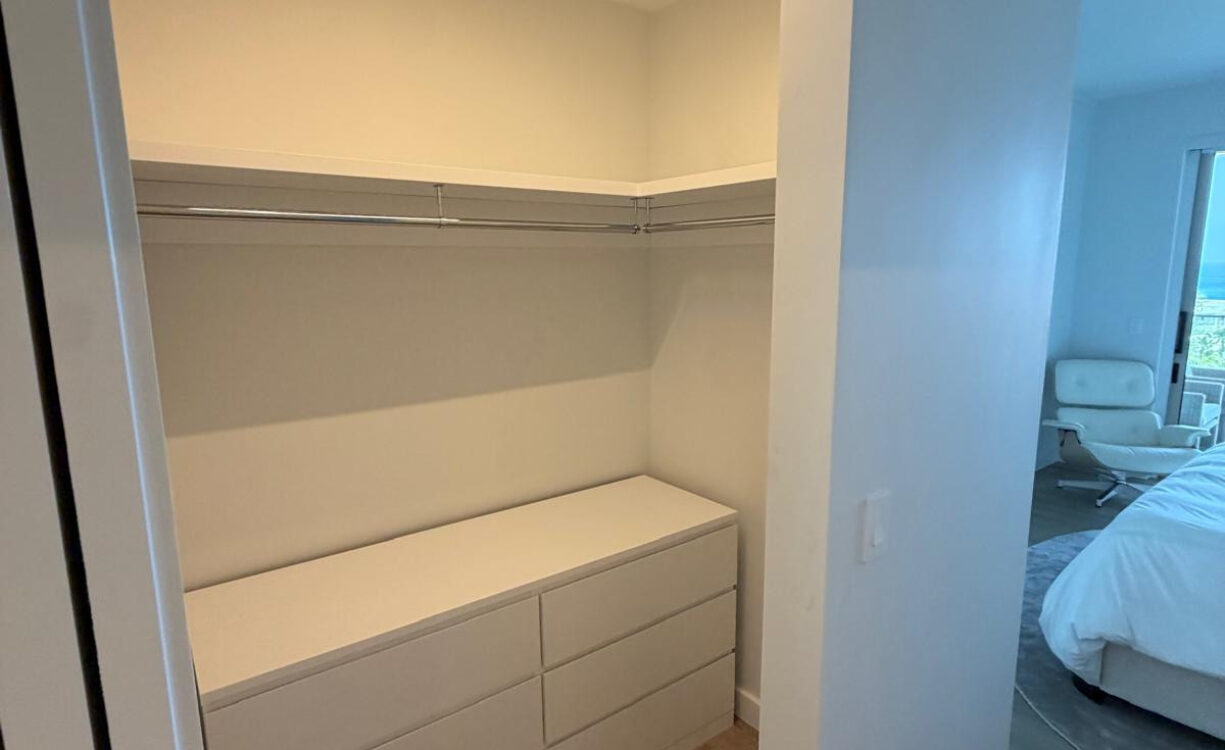 ONE GT DESIGNER FURNISHED, DEEDED PARKING