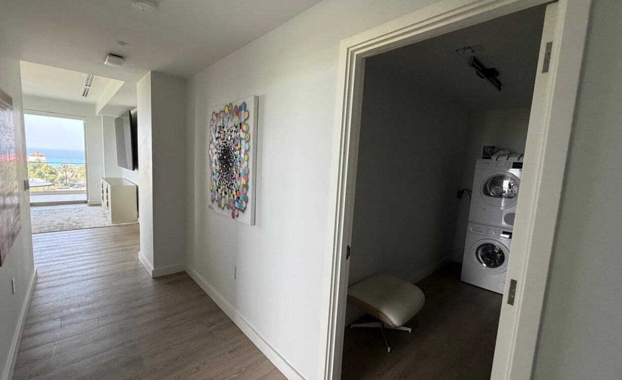 ONE GT DESIGNER FURNISHED, DEEDED PARKING