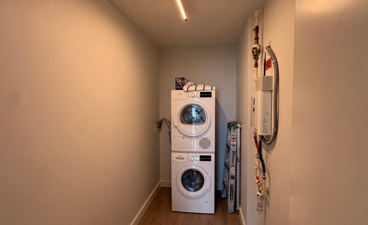 ONE GT DESIGNER FURNISHED, DEEDED PARKING