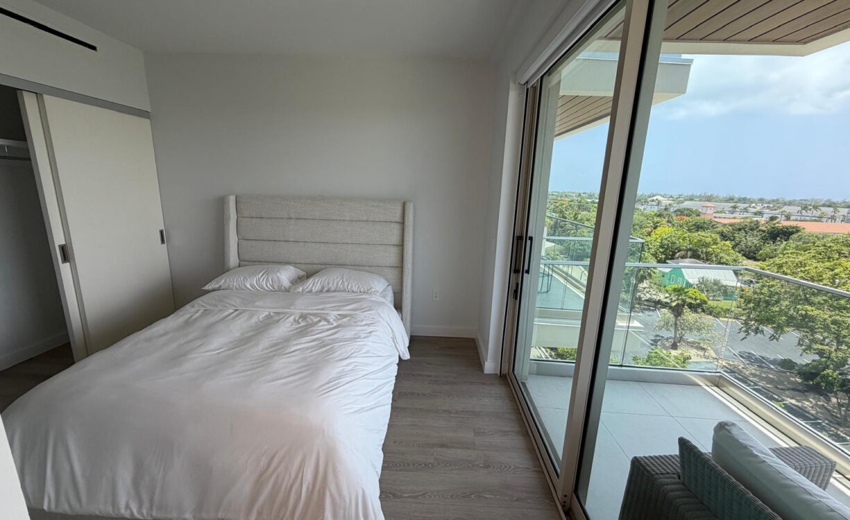ONE GT DESIGNER FURNISHED, DEEDED PARKING
