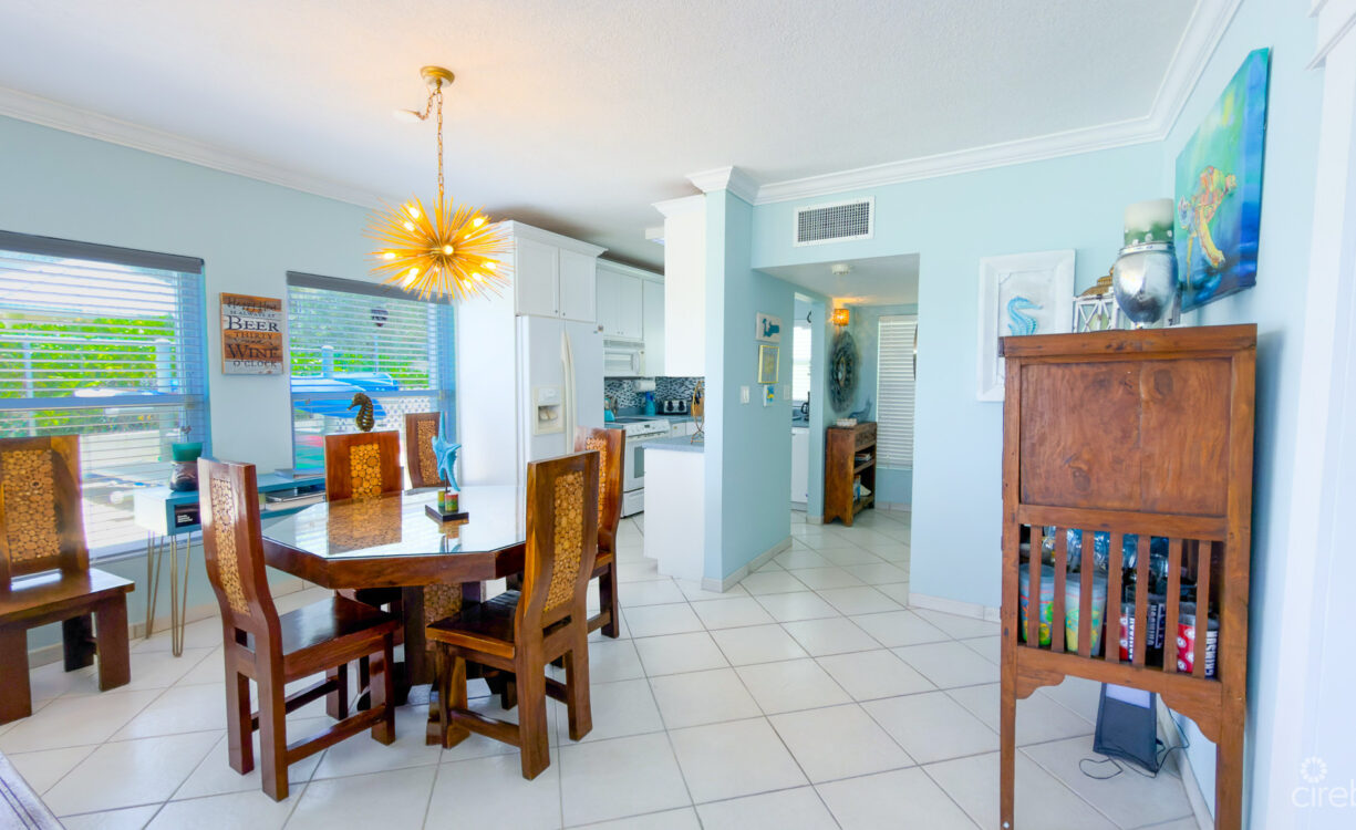 3 BED SEVEN MILE BEACHFRONT CONDO TAMARIND BAY