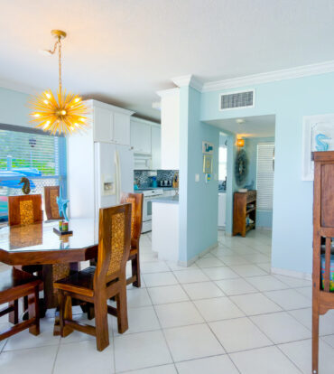 3 BED SEVEN MILE BEACHFRONT CONDO TAMARIND BAY