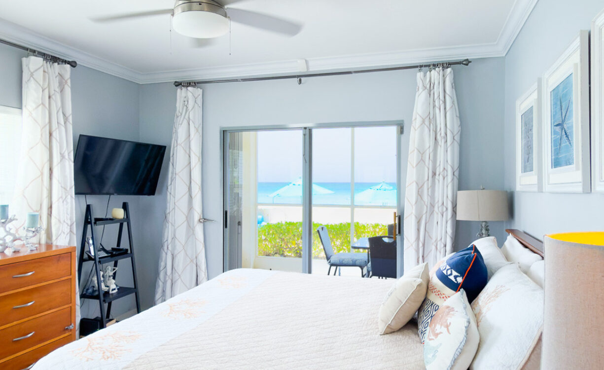 3 BED SEVEN MILE BEACHFRONT CONDO TAMARIND BAY