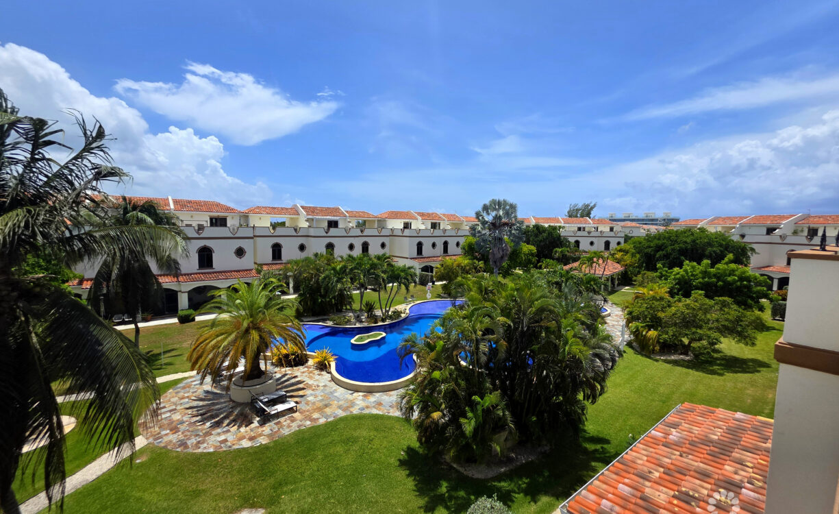 SAN SEBASTIAN PHASE 2 | 4BED/3.5BATH | GARDEN & POOL VIEW