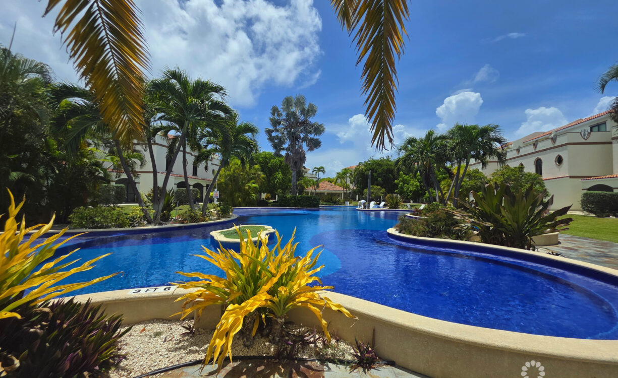 SAN SEBASTIAN PHASE 2 | 4BED/3.5BATH | GARDEN & POOL VIEW