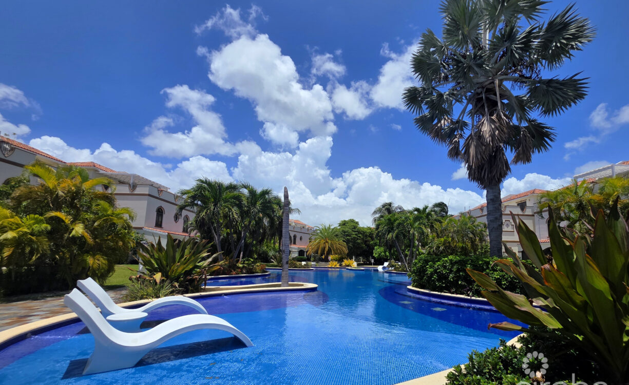 SAN SEBASTIAN PHASE 2 | 4BED/3.5BATH | GARDEN & POOL VIEW