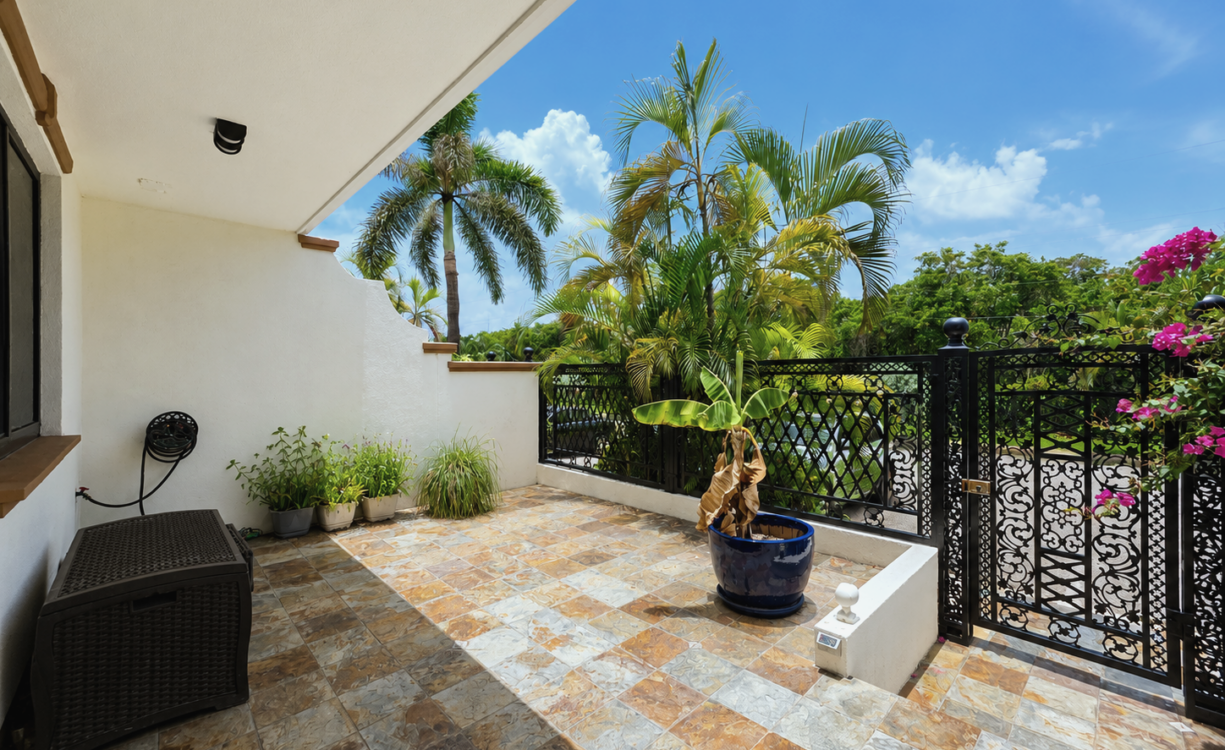 SAN SEBASTIAN PHASE 2 | 4BED/3.5BATH | GARDEN & POOL VIEW