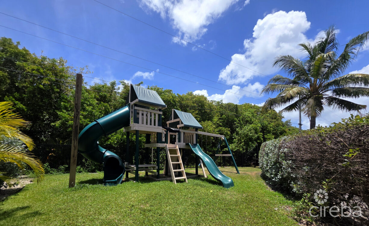 SAN SEBASTIAN PHASE 2 | 4BED/3.5BATH | GARDEN & POOL VIEW