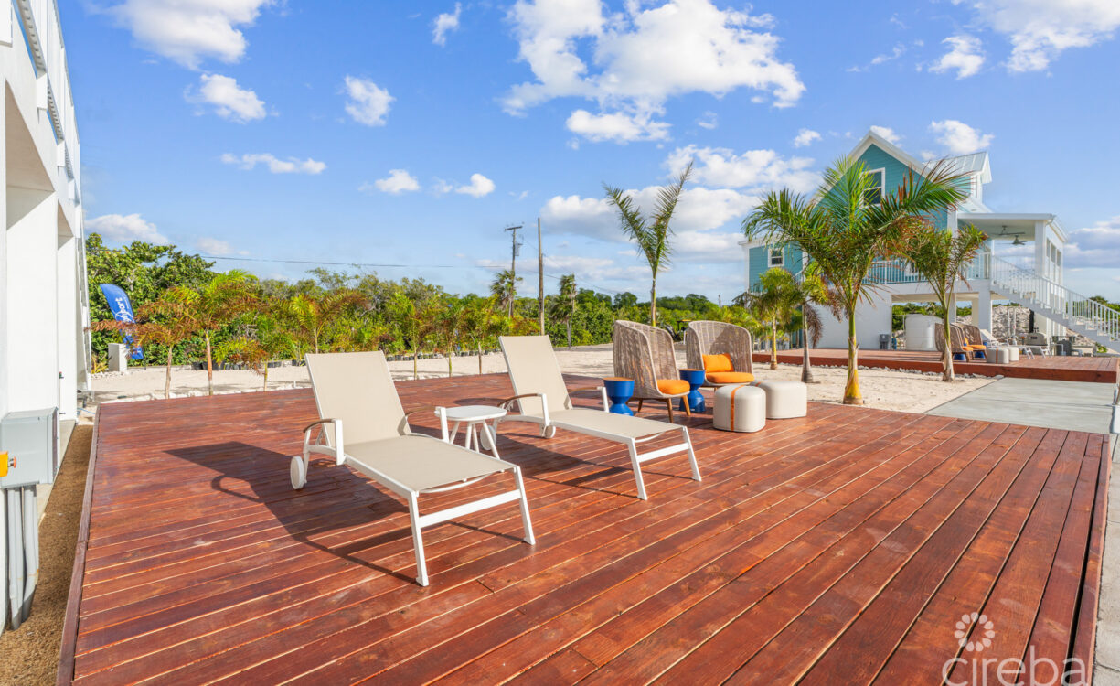 THE PALMS, LITTLE CAYMAN BEACHFRONT COTTAGE
