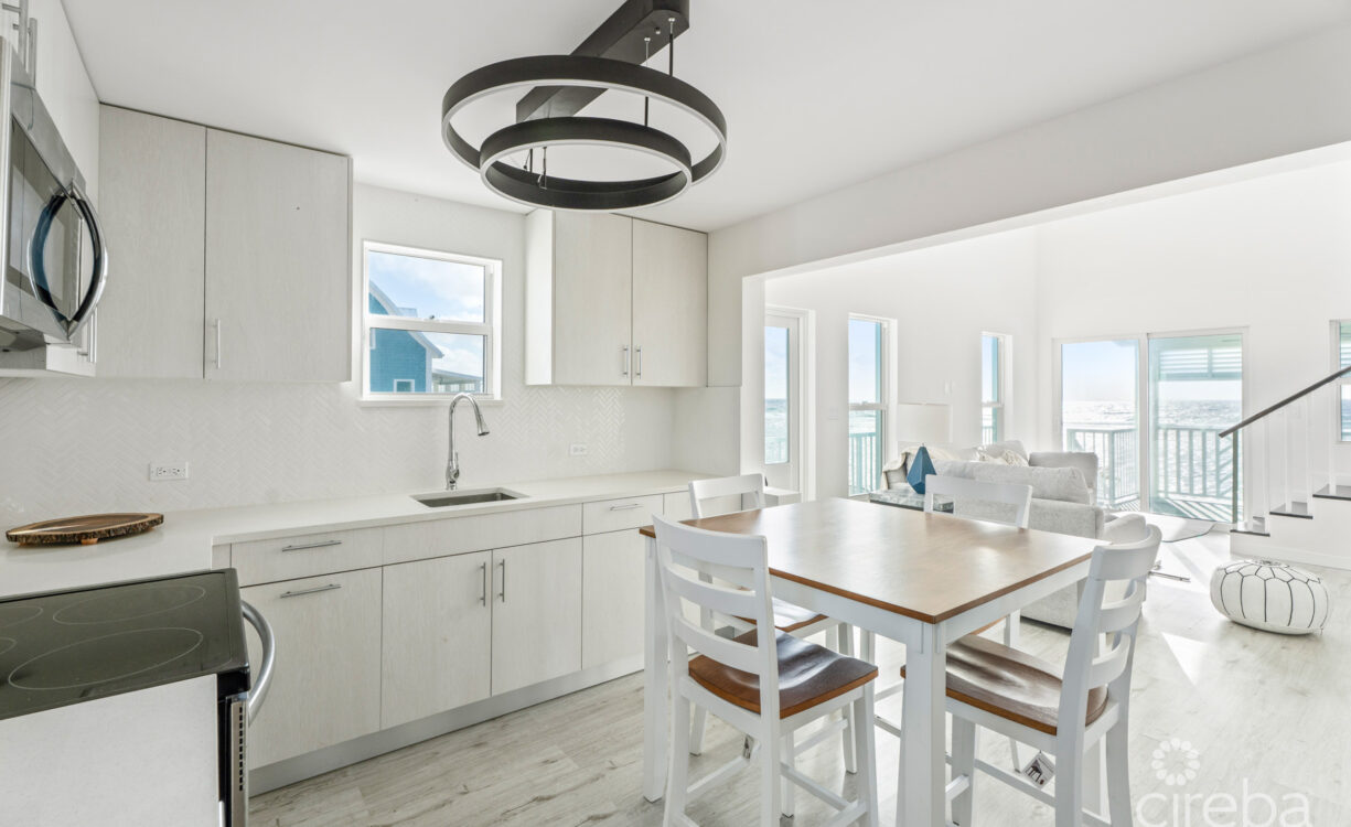THE PALMS, LITTLE CAYMAN BEACHFRONT COTTAGE