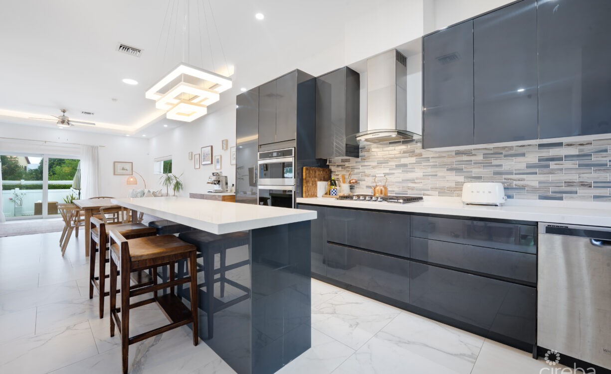 THE MANTRAS #18 | END UNIT IN SOUTH SOUND GATED DEVELOPMENT
