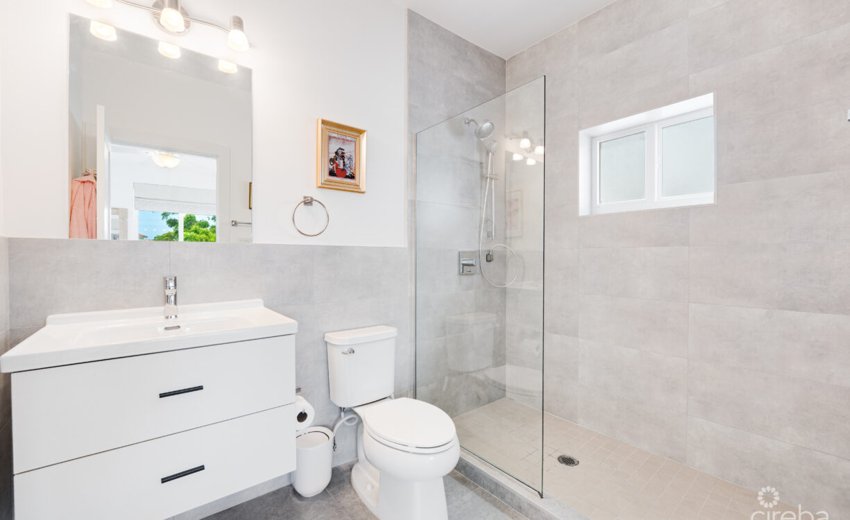 THE MANTRAS #18 | END UNIT IN SOUTH SOUND GATED DEVELOPMENT