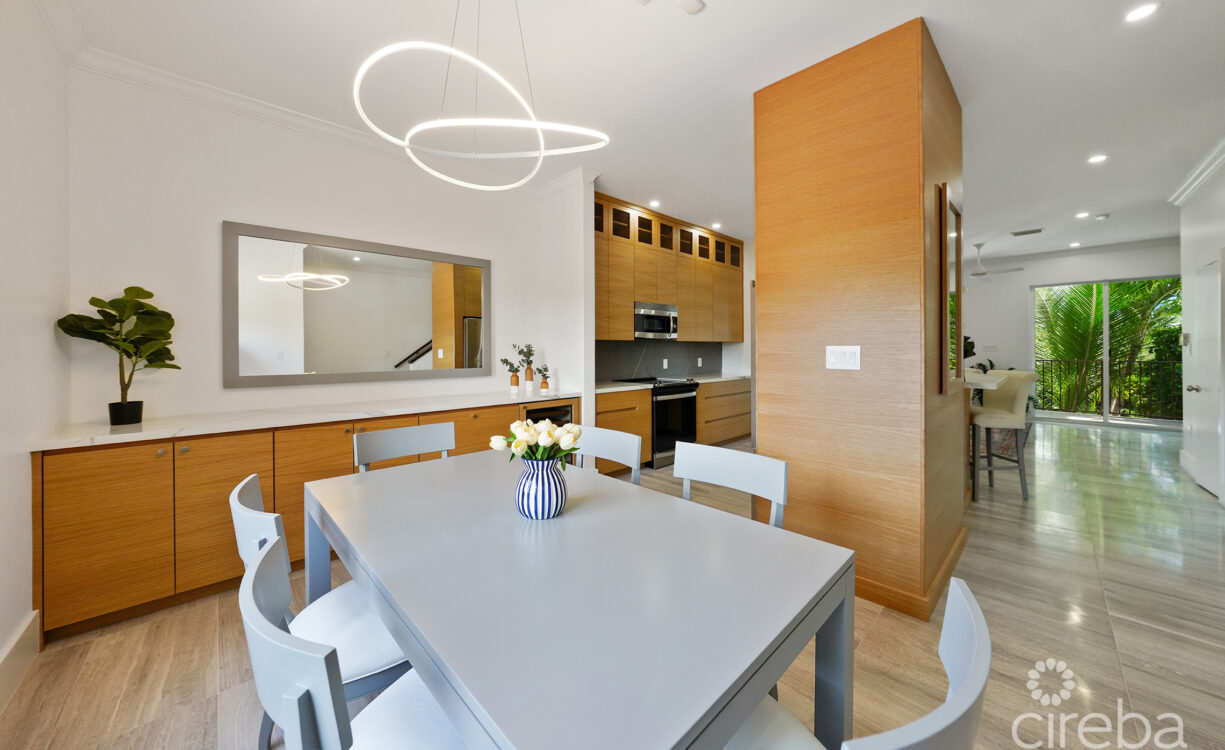 TURNBERRY  EAST #3 , CRYSTAL HARBOUR