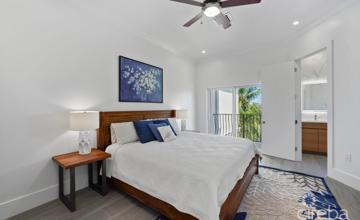 TURNBERRY  EAST #3 , CRYSTAL HARBOUR