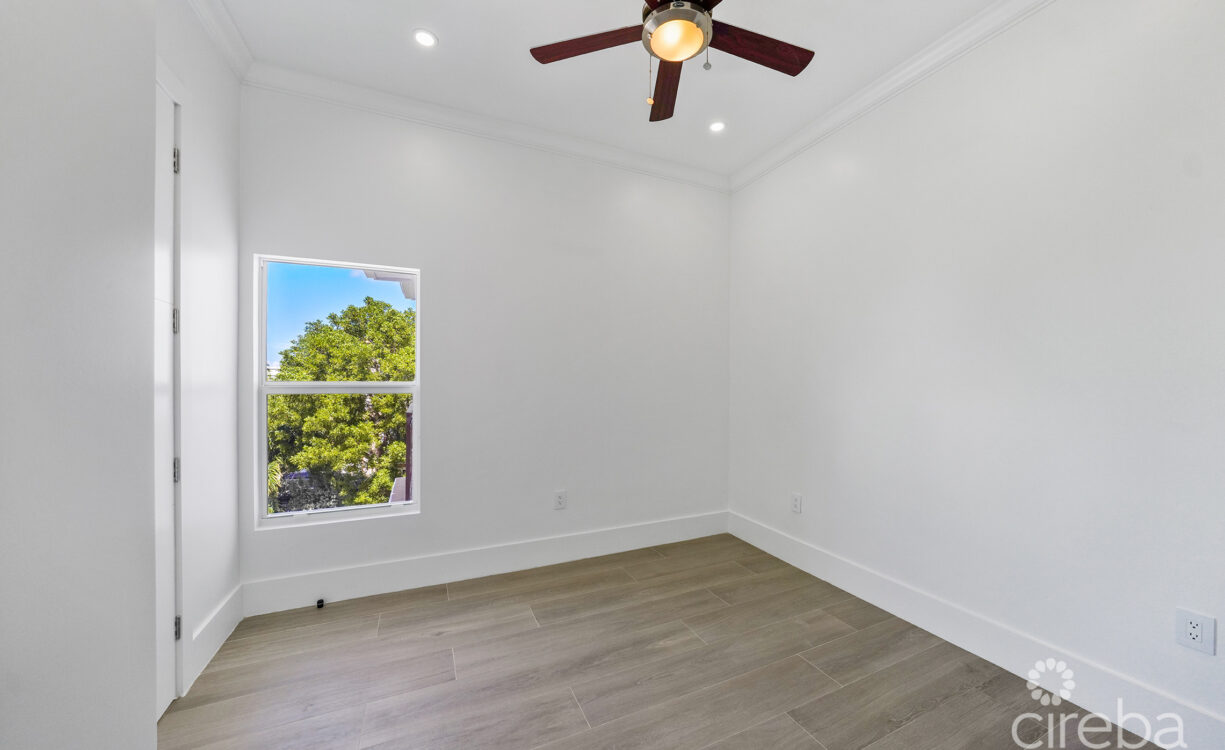 TURNBERRY  EAST #3 , CRYSTAL HARBOUR