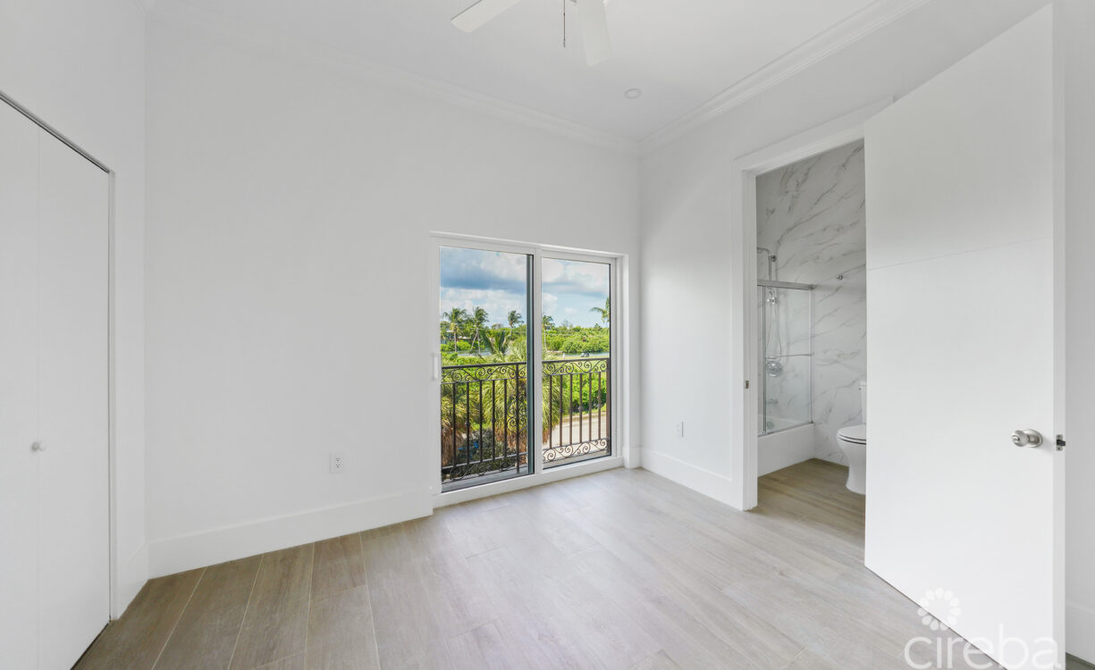 TURNBERRY  EAST #3 , CRYSTAL HARBOUR