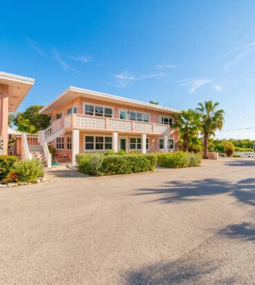 WINTERHAVEN BEACHFRONT 3 BED