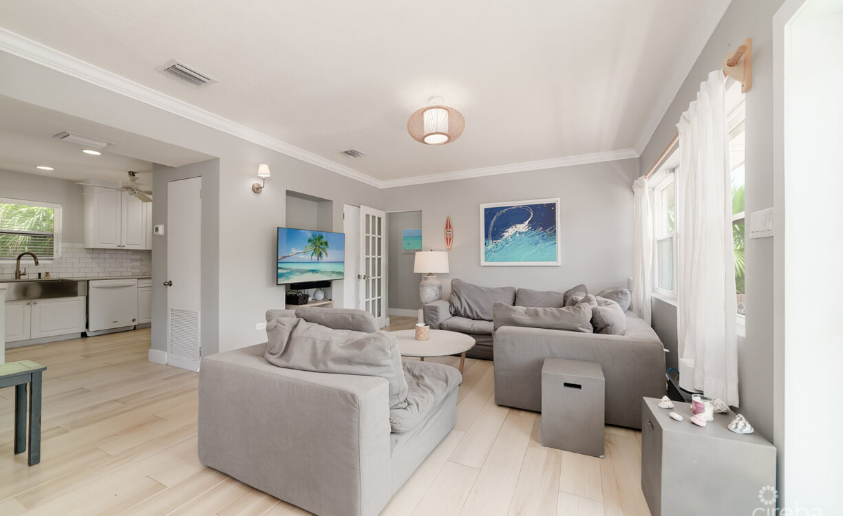 WINTERHAVEN BEACHFRONT 3 BED