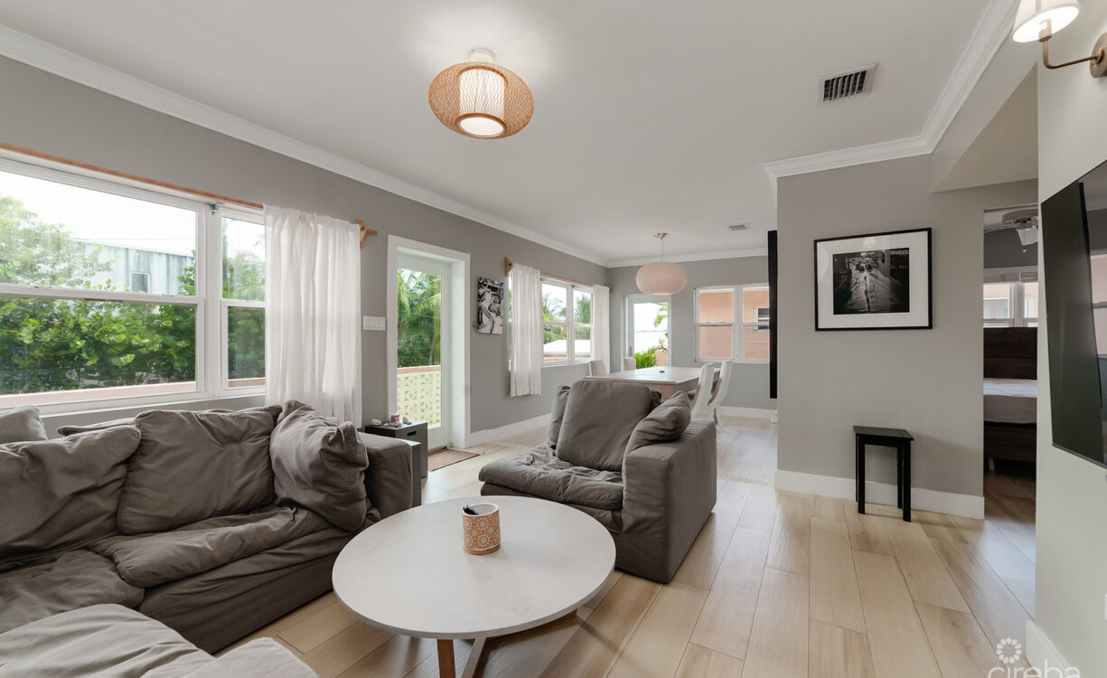 WINTERHAVEN BEACHFRONT 3 BED
