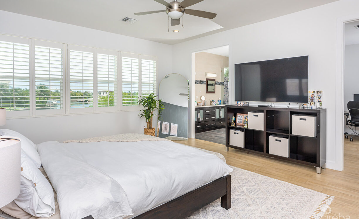 BIMIN DR - EXECUTIVE CANAL FRONT HOME IN GRAND HARBOUR