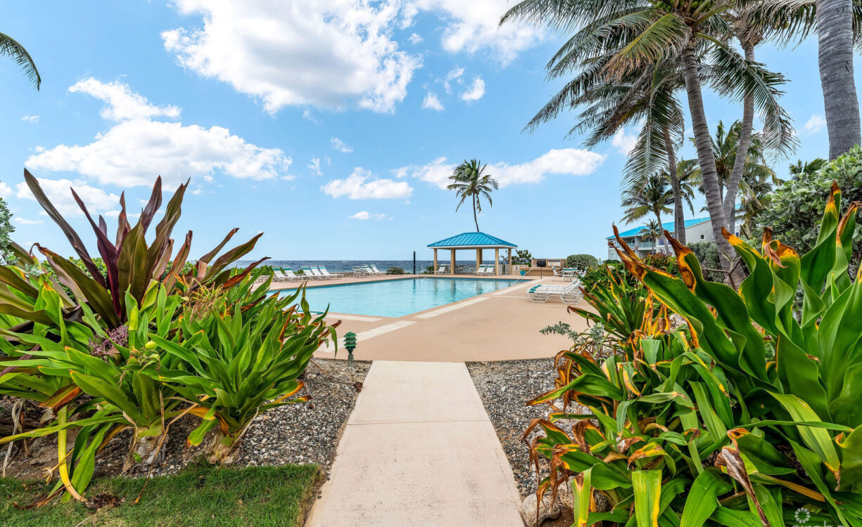 OCEAN POINTE VILLAS  3 BED, 2 BATH, 2ND FLOOR PENTHOUSE