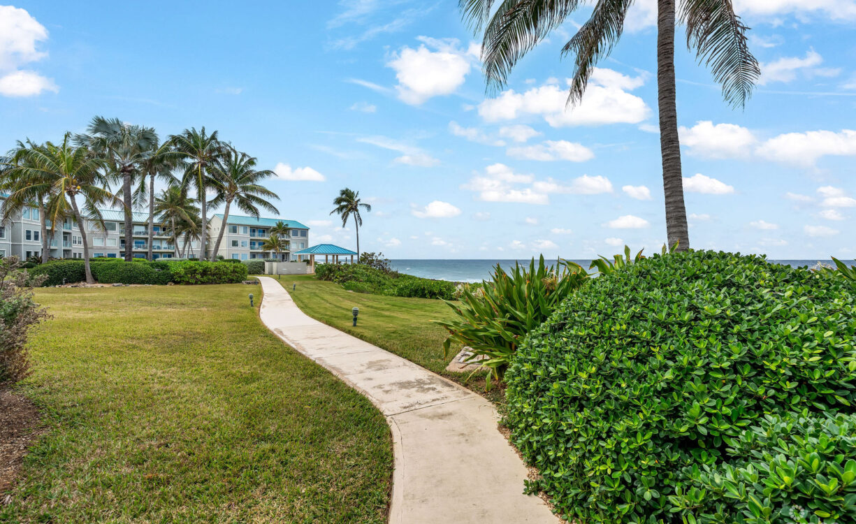 OCEAN POINTE VILLAS  3 BED, 2 BATH, 2ND FLOOR PENTHOUSE