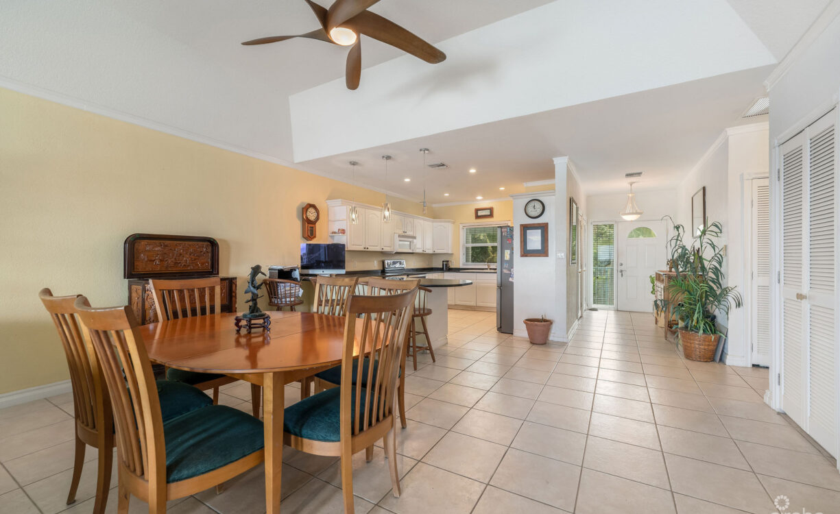 OCEAN POINTE VILLAS  3 BED, 2 BATH, 2ND FLOOR PENTHOUSE