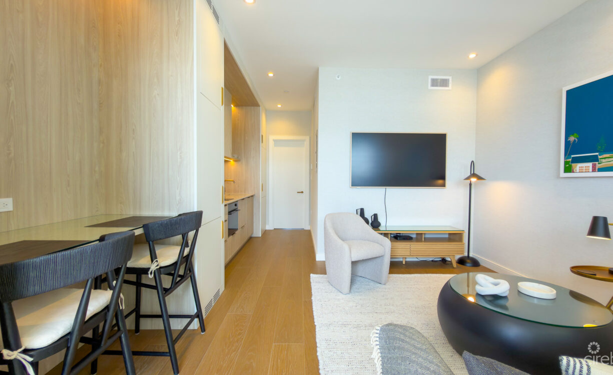 THE GROVE TOO - 1 BED CONDO