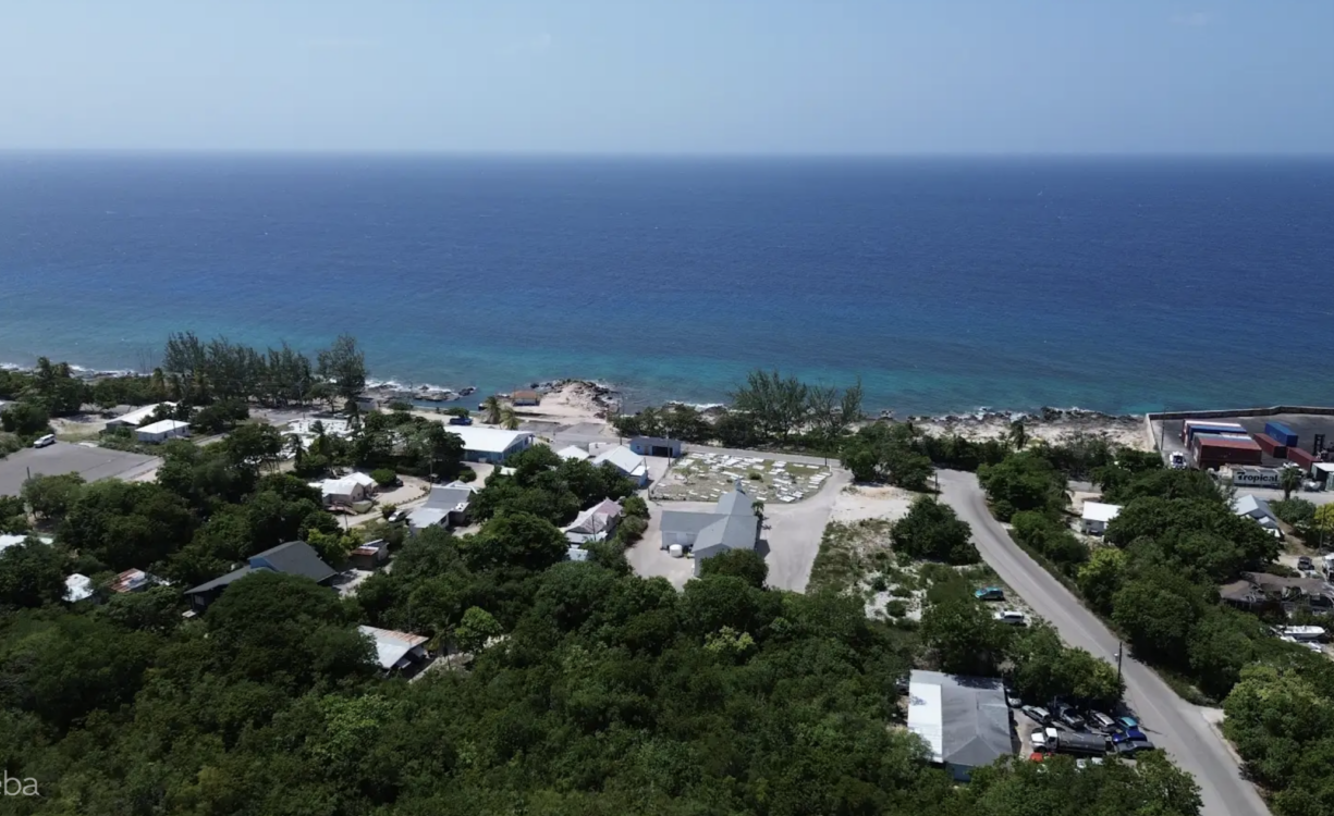 BLUFF EDGE AT THE CREEK