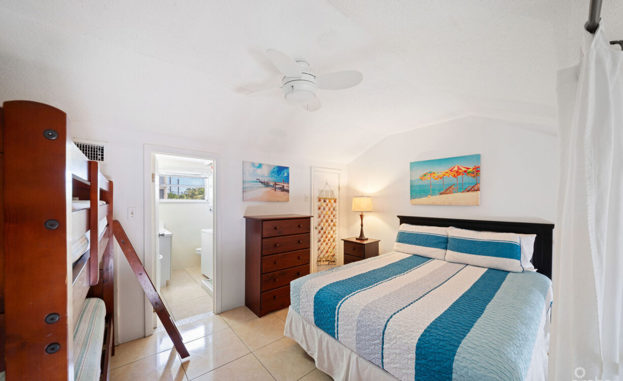 CORAL BAY VILLAGE #5 - BEACHFRONT CONDO