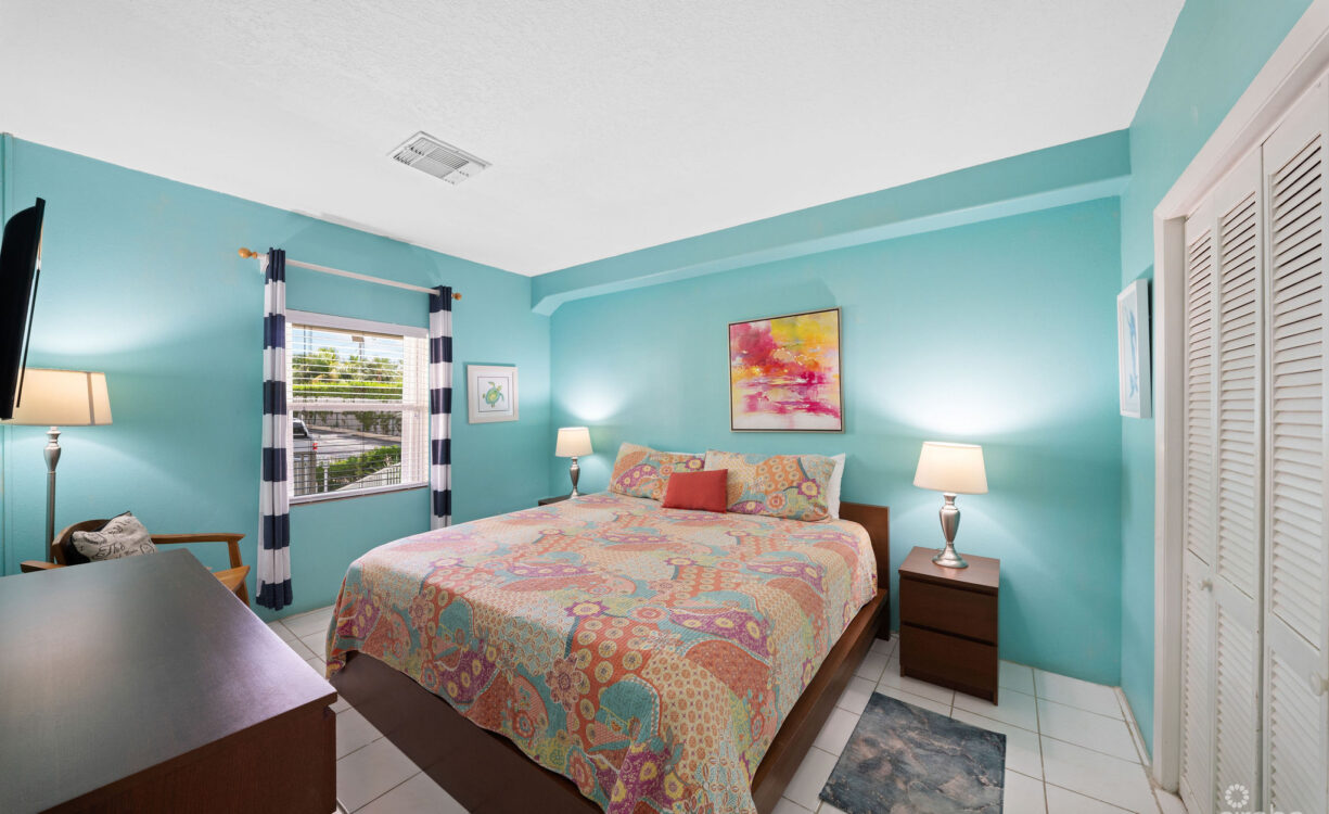 CORAL BAY VILLAGE #5 - BEACHFRONT CONDO