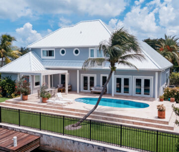 GOVERNORS HARBOUR - 266 RALEIGH HARBOUR NORTH EXECUTIVE CANAL-FRONT HOME