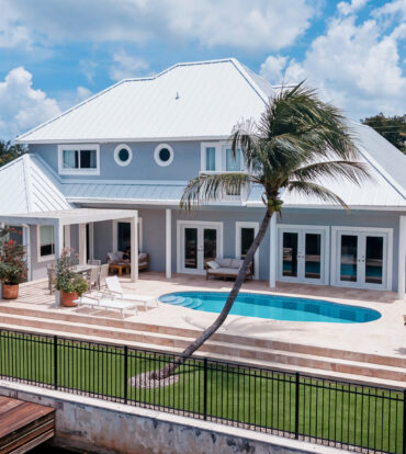 GOVERNORS HARBOUR - 266 RALEIGH HARBOUR NORTH EXECUTIVE CANAL-FRONT HOME