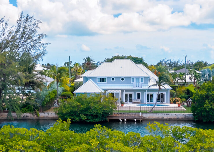 GOVERNORS HARBOUR - 266 RALEIGH HARBOUR NORTH EXECUTIVE CANAL-FRONT HOME