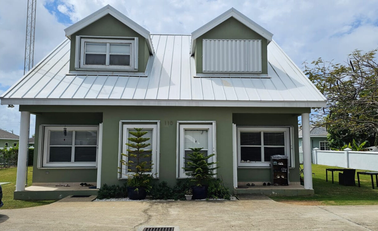 DUPLEX INVESTMENT PROPERTY - AURORA DRIVE, WEST BAY