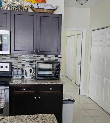 DUPLEX INVESTMENT PROPERTY - AURORA DRIVE, WEST BAY