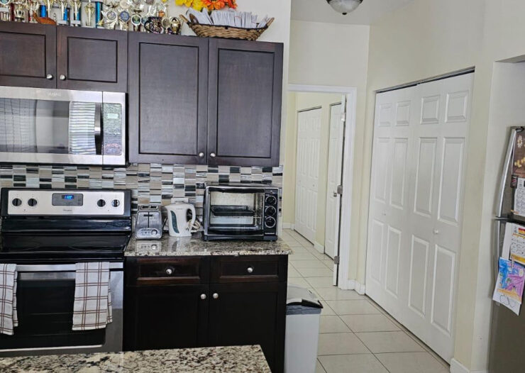 DUPLEX INVESTMENT PROPERTY - AURORA DRIVE, WEST BAY